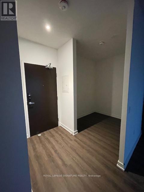 518 - 448 Burnhamthorpe Road W, Mississauga, Ontario  L5B 2C4 - Photo 4 - W12929408