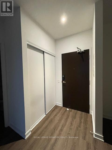 518 - 448 Burnhamthorpe Road W, Mississauga, Ontario  L5B 2C4 - Photo 5 - W12929408