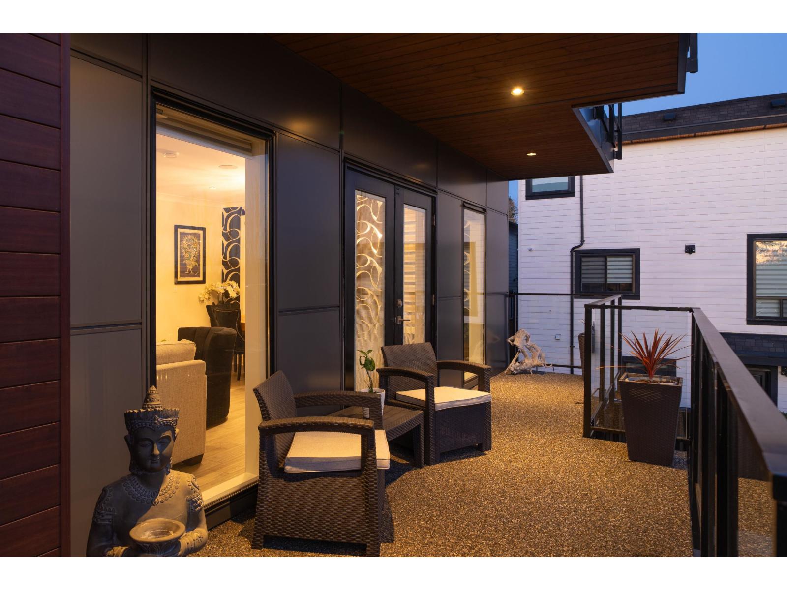 17985 56a Avenue, Surrey, British Columbia  V3S 5H4 - Photo 6 - R3097814