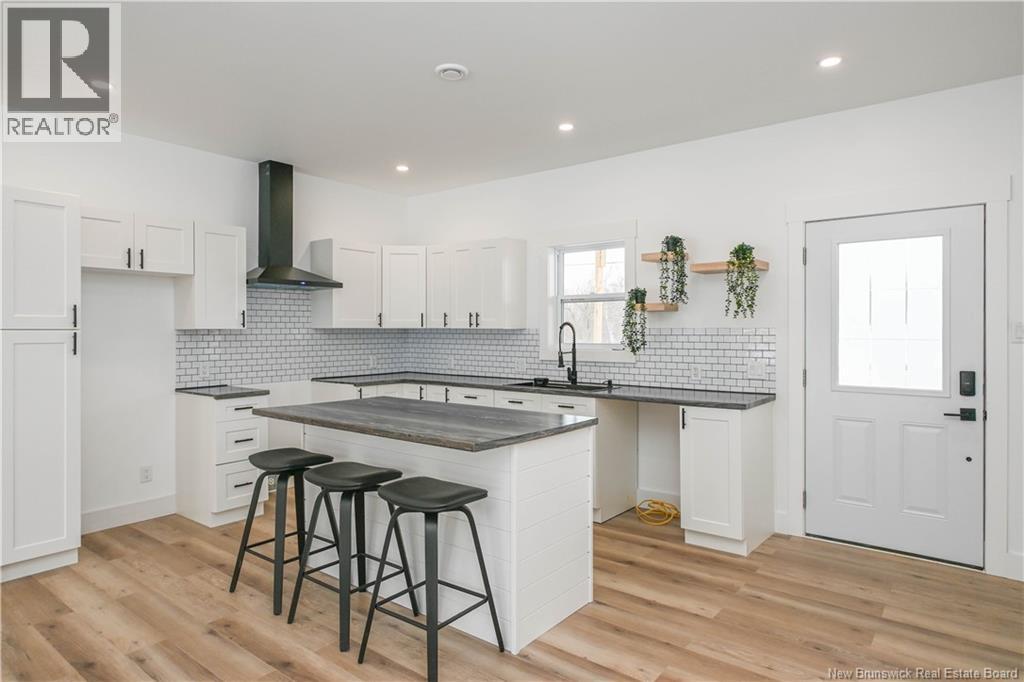 63 De La Tourbe Street, Lamèque, New Brunswick  E8T 1G5 - Photo 12 - NB135988