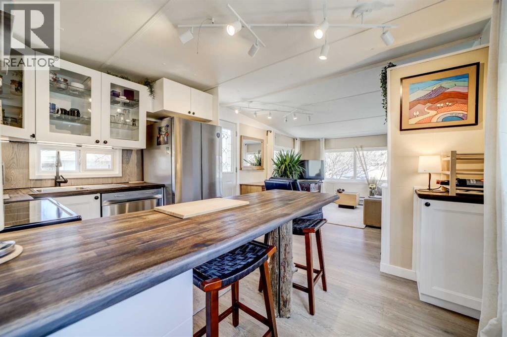 1410 43rd Street, Lethbridge, Alberta  T1K 3S5 - Photo 10 - A2296608