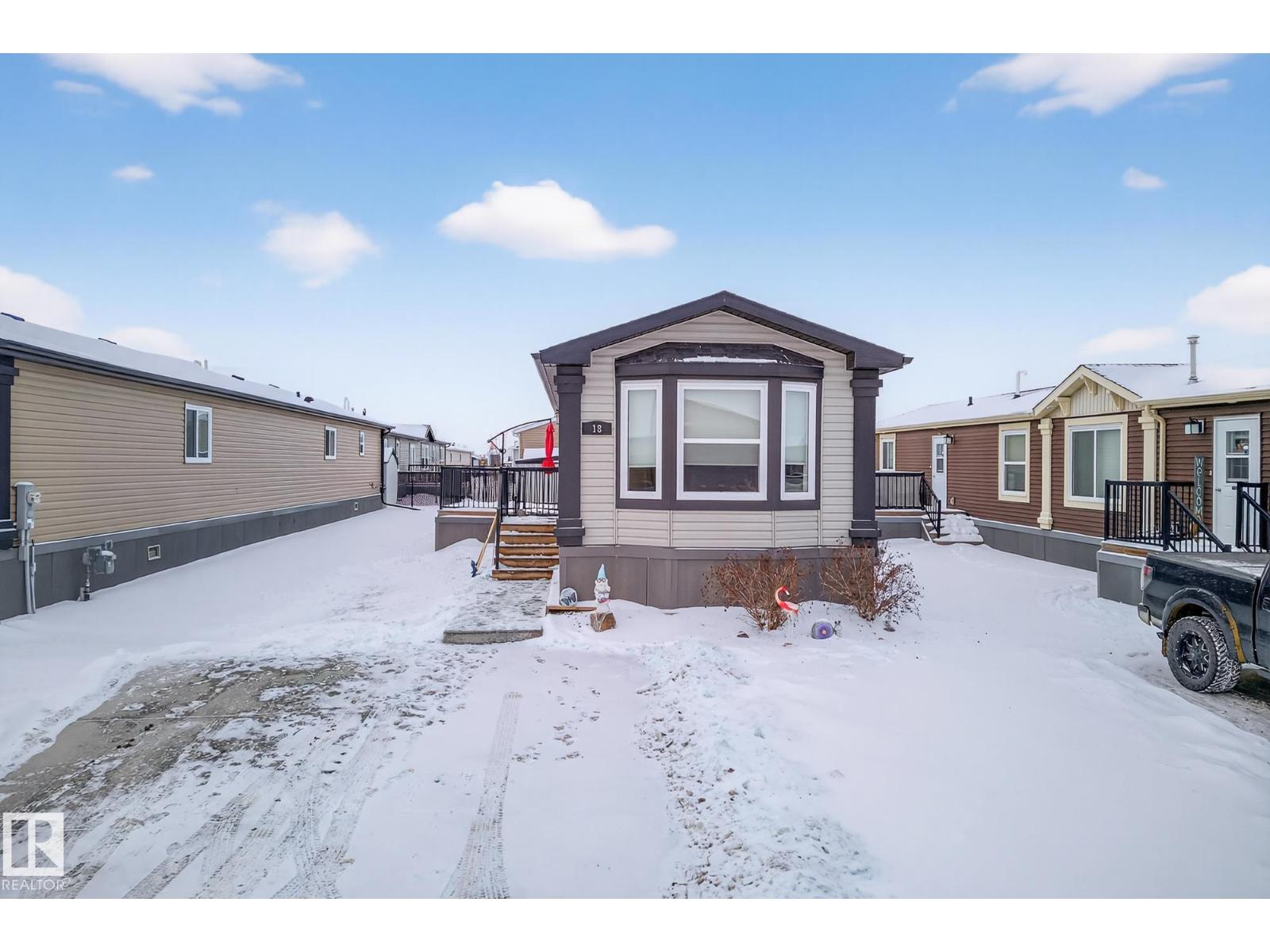 18 Aspen Av, Morinville, Alberta  T8R 2P7 - Photo 4 - E4468029