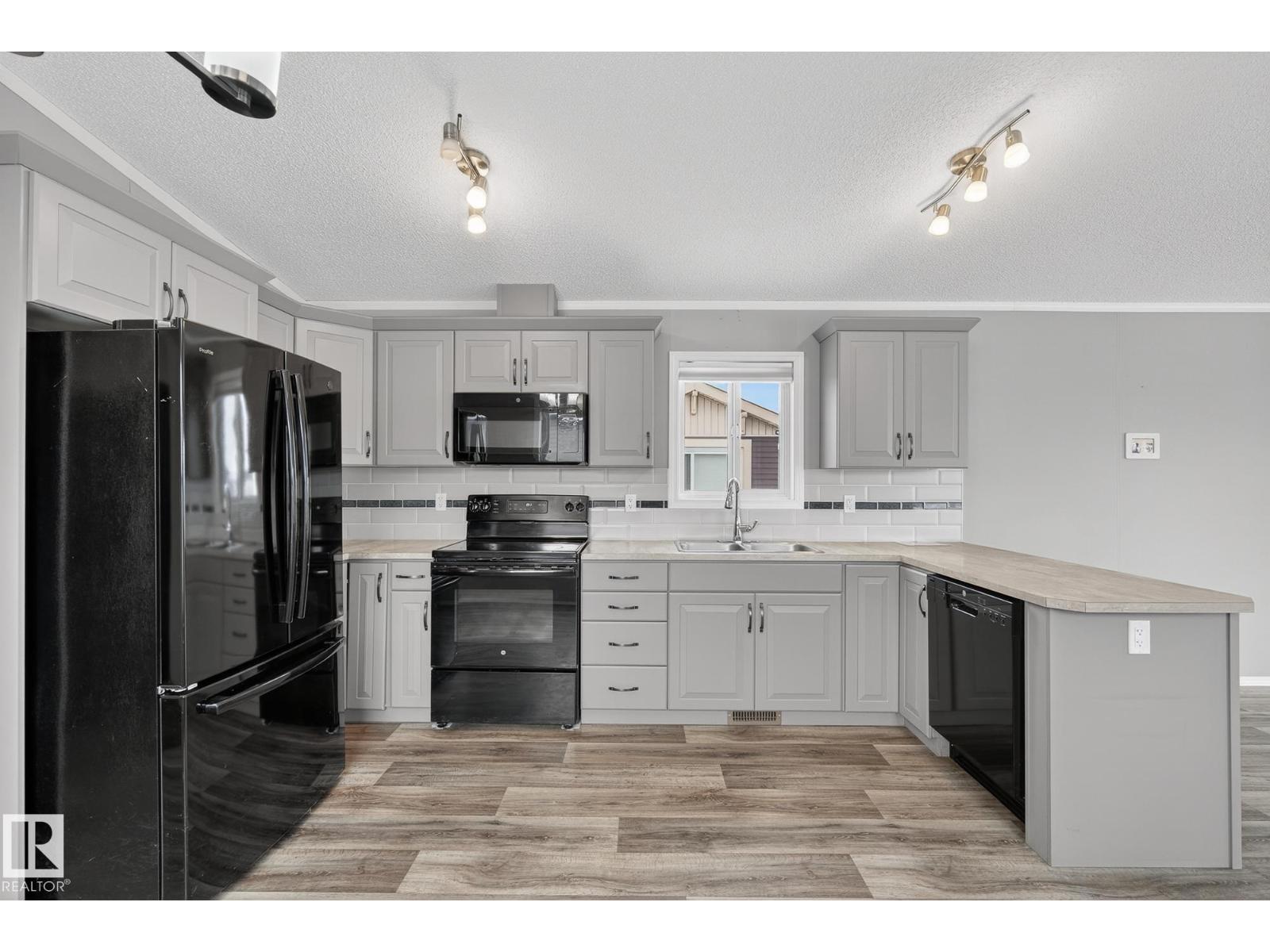 18 Aspen Av, Morinville, Alberta  T8R 2P7 - Photo 22 - E4468029