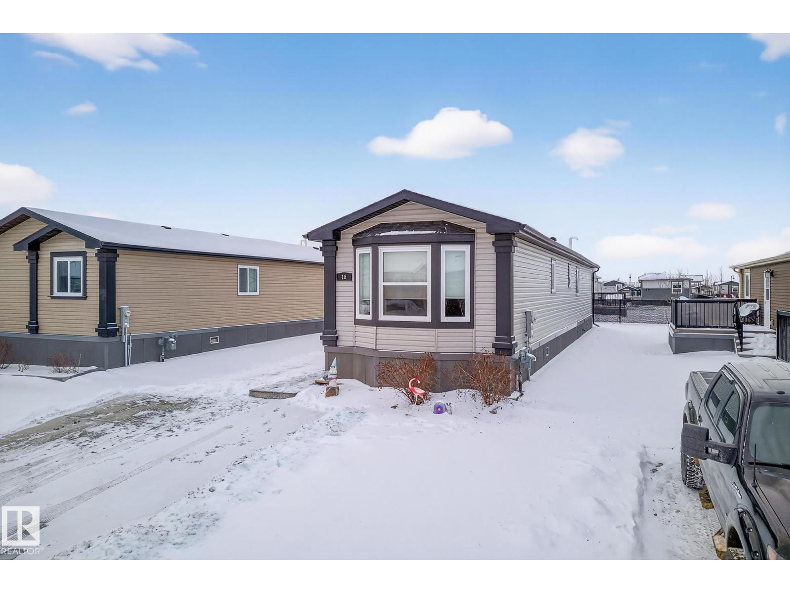 18 Aspen Av, Morinville, Alberta  T8R 2P7 - Photo 5 - E4468029