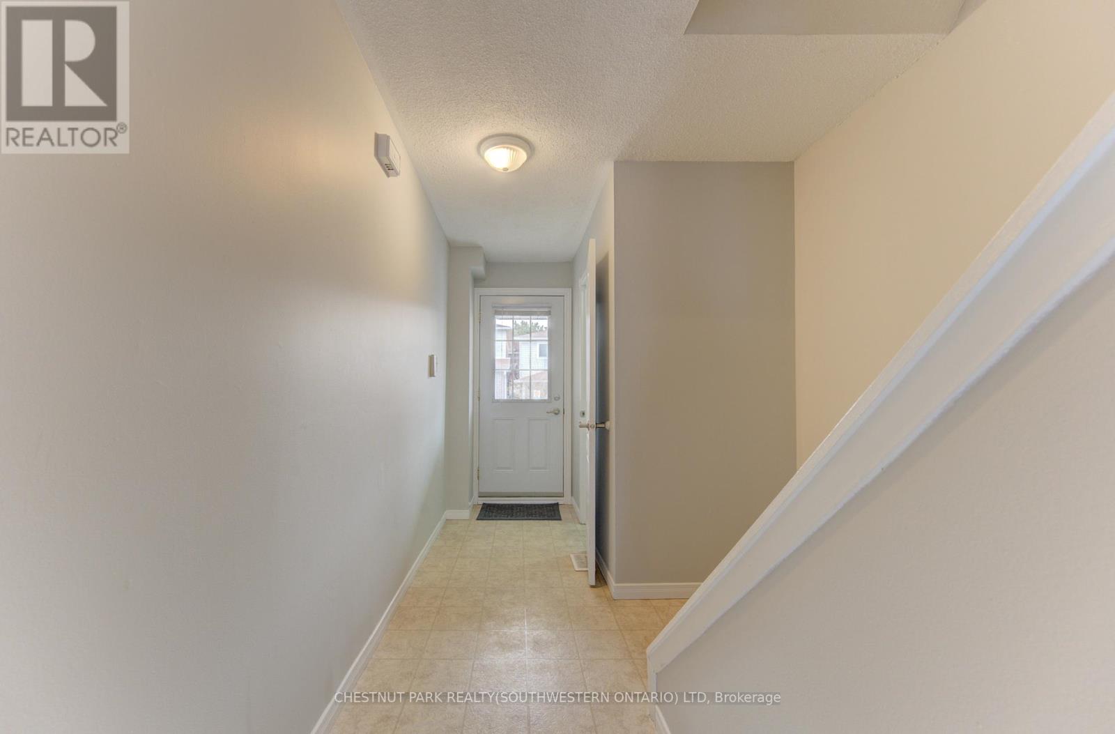 Unknown Address, ,     - Photo 5 - X12929218