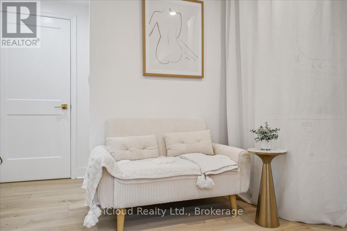 13 Southam Lane, Hamilton, Ontario  L9C 0E9 - Photo 9 - X12929360