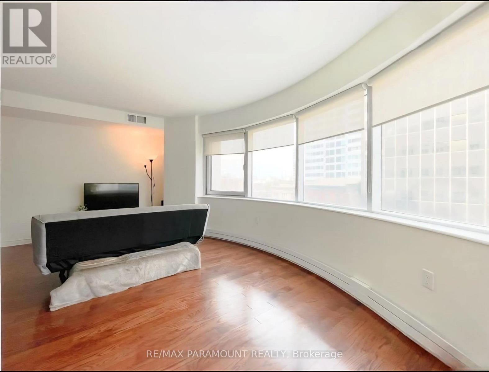 404 - 234 Rideau Street, Ottawa, Ontario  K1W 5X8 - Photo 10 - X12929364
