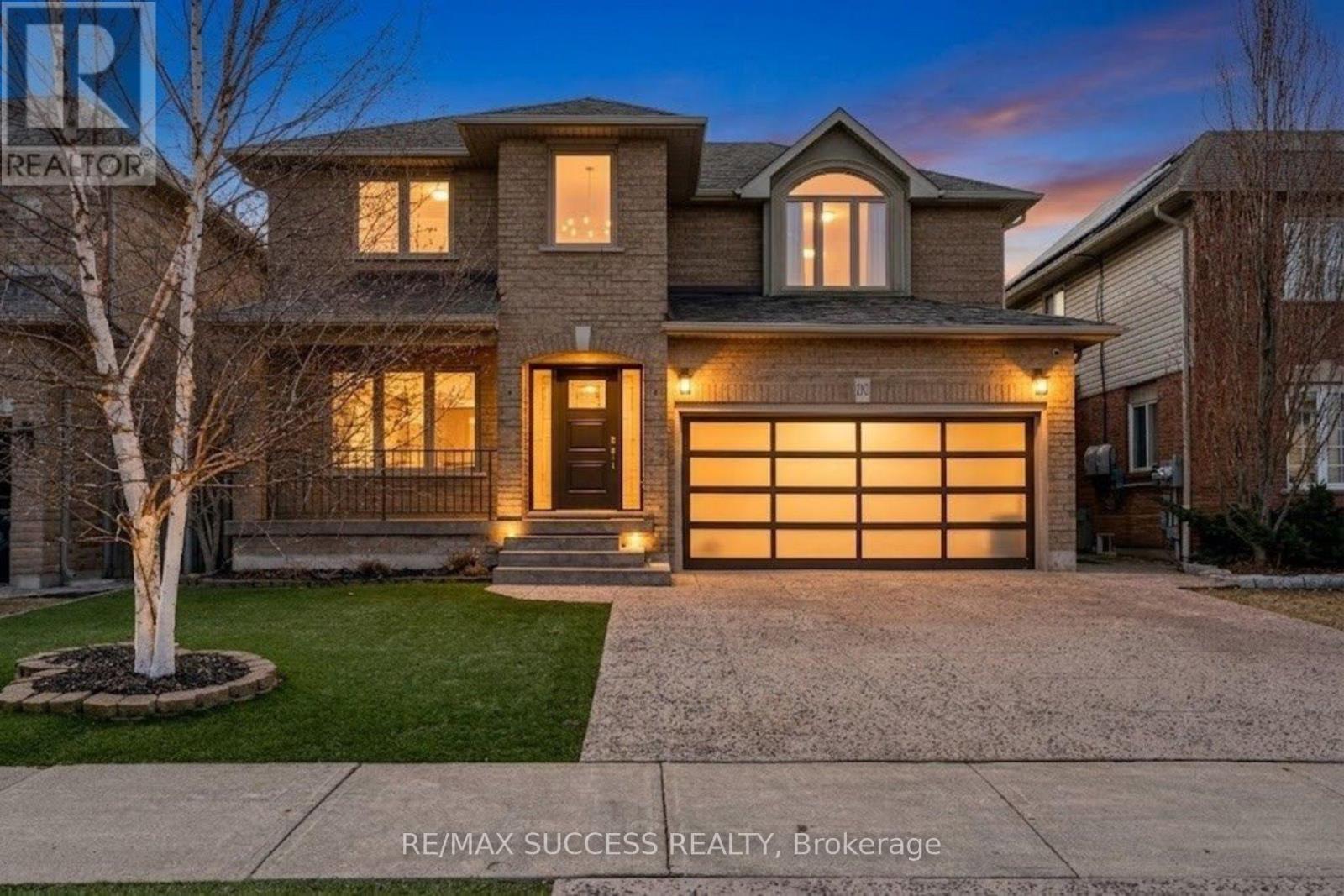 202 Braithwaite Avenue, Hamilton, Ontario  L9G 5A6 - Photo 2 - X12929376