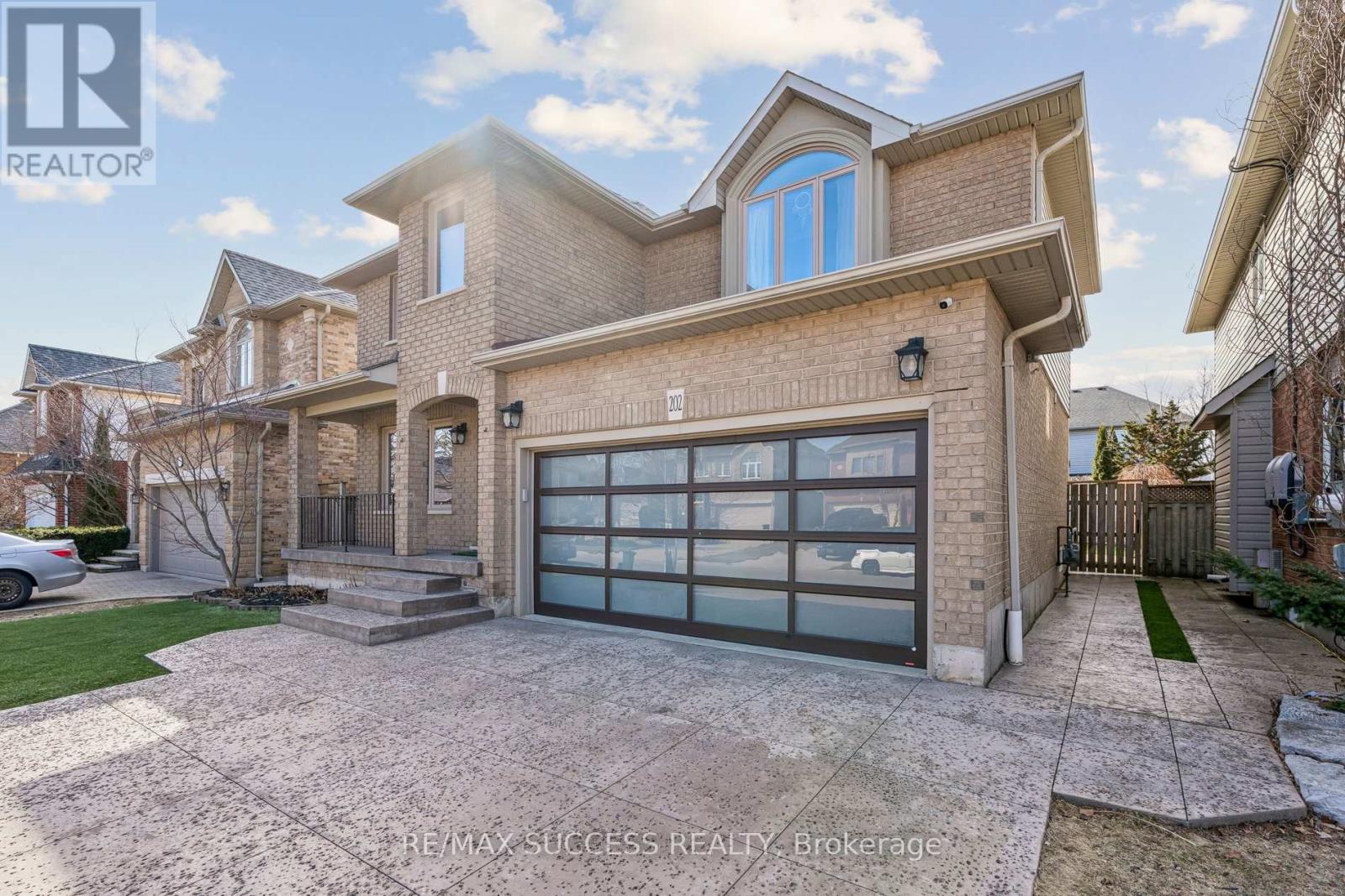 202 Braithwaite Avenue, Hamilton, Ontario  L9G 5A6 - Photo 4 - X12929376