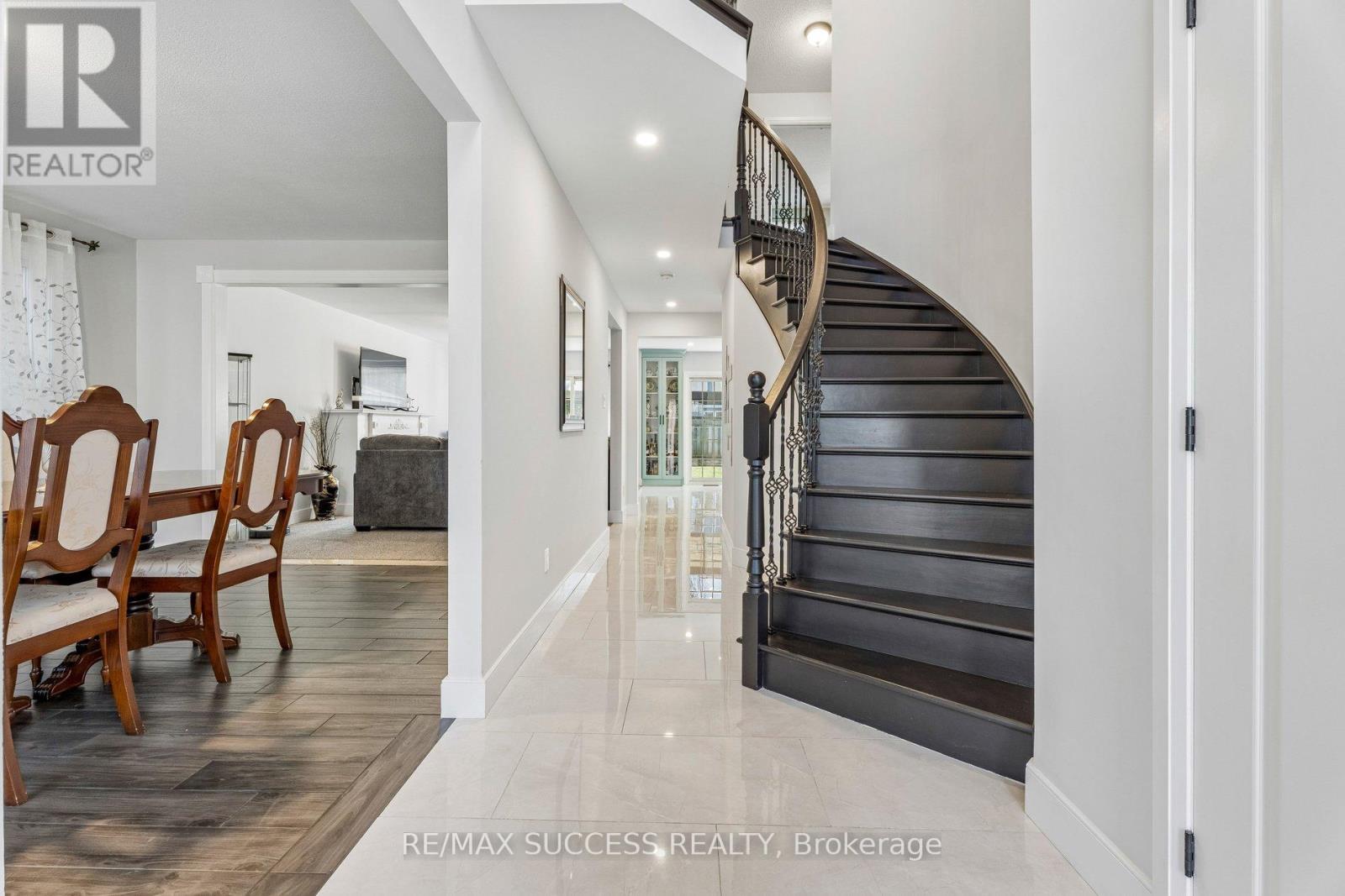 202 Braithwaite Avenue, Hamilton, Ontario  L9G 5A6 - Photo 8 - X12929376