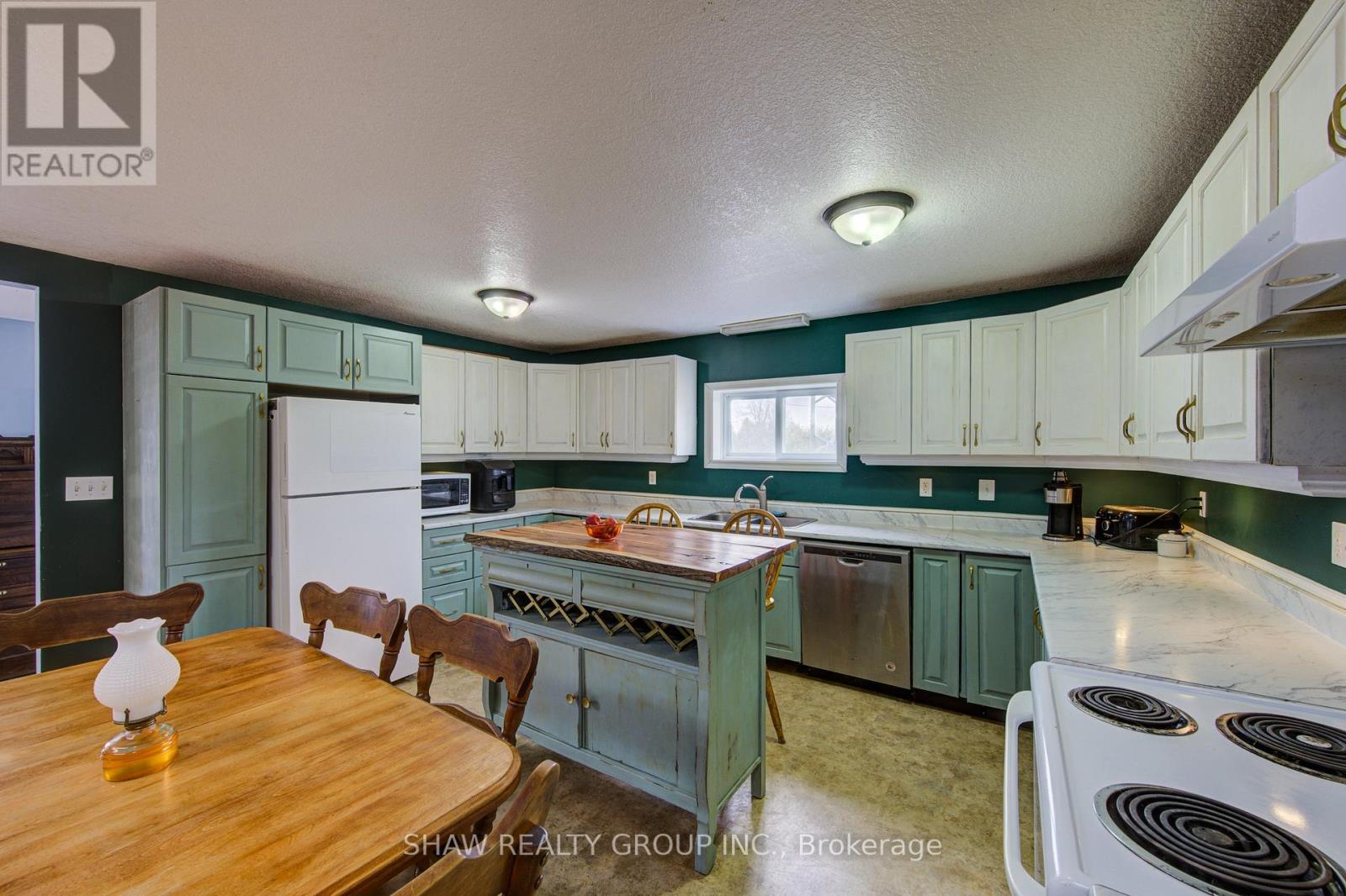 853 Norfolk County 28 Road, Norfolk, Ontario  N0E 1G0 - Photo 12 - X12929414