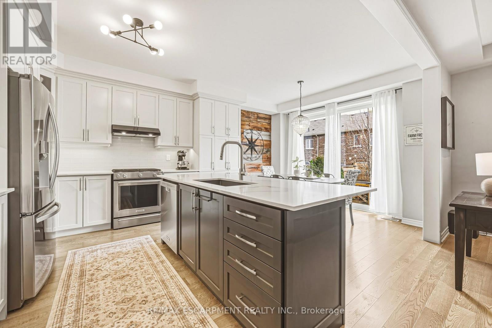 24 Stillwater Crescent, Hamilton, Ontario  L8B 1V6 - Photo 11 - X12929452