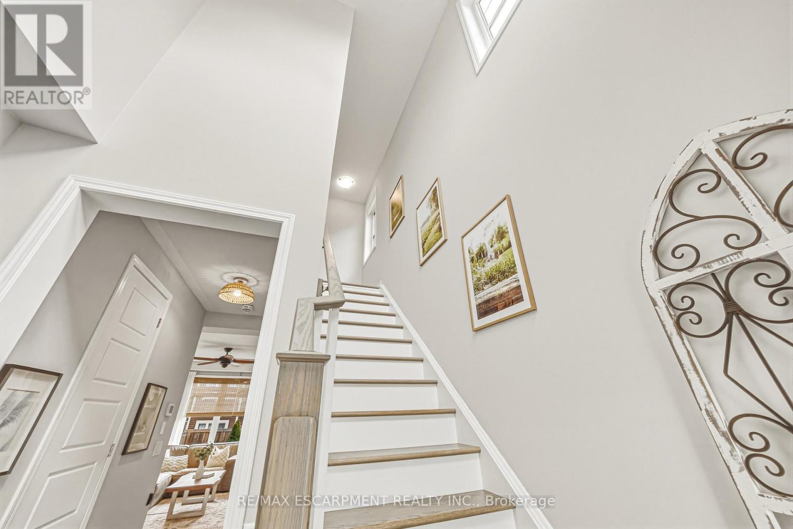 24 Stillwater Crescent, Hamilton, Ontario  L8B 1V6 - Photo 18 - X12929452