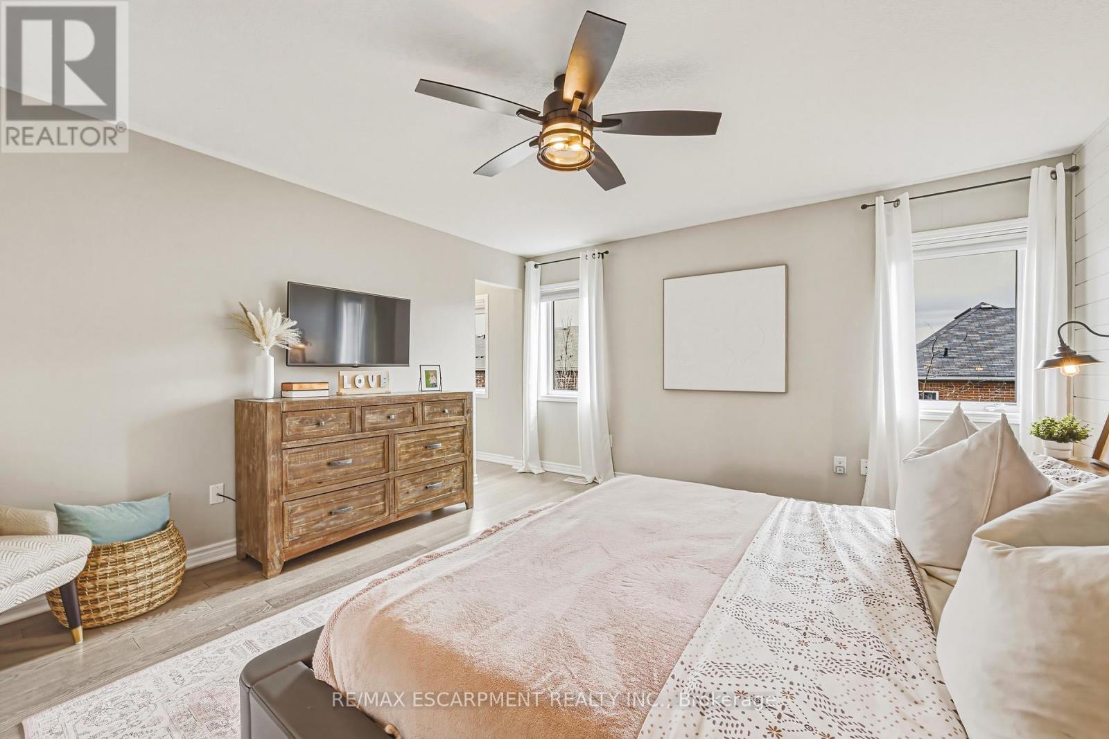 24 Stillwater Crescent, Hamilton, Ontario  L8B 1V6 - Photo 21 - X12929452