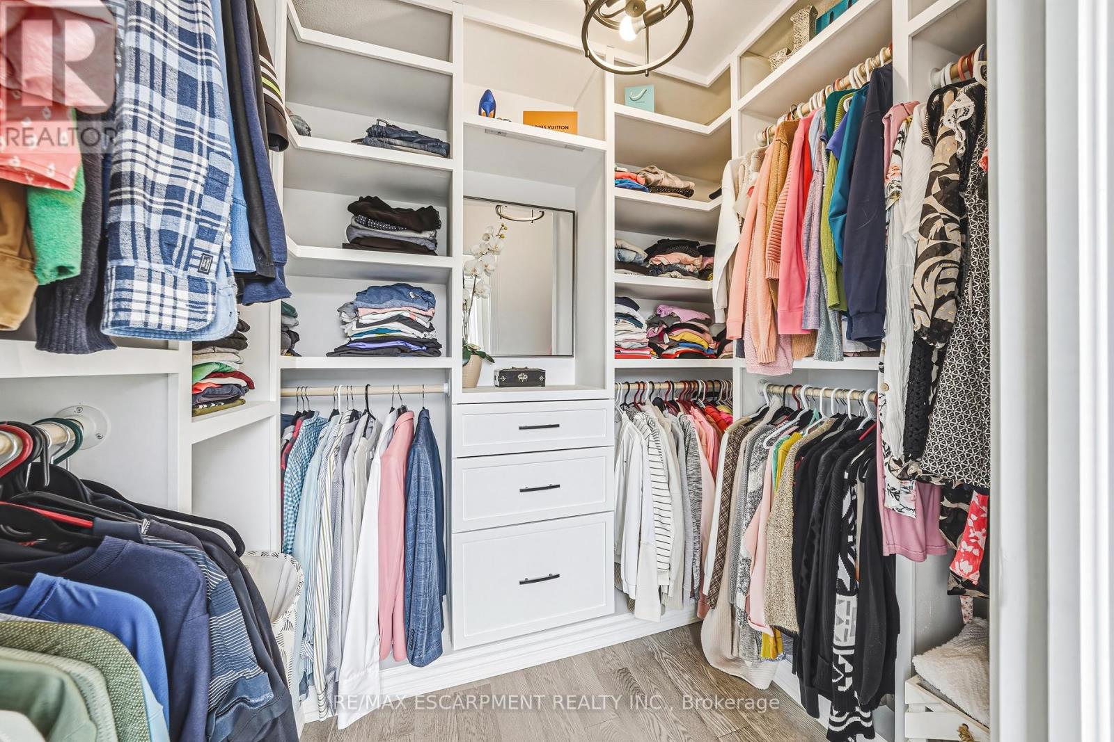 24 Stillwater Crescent, Hamilton, Ontario  L8B 1V6 - Photo 23 - X12929452