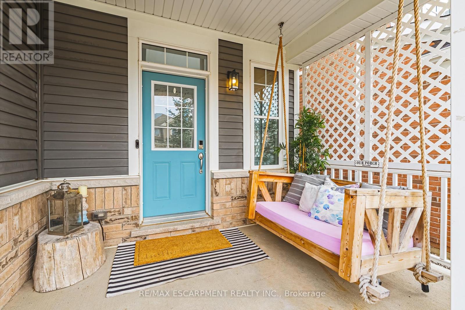 24 Stillwater Crescent, Hamilton, Ontario  L8B 1V6 - Photo 3 - X12929452