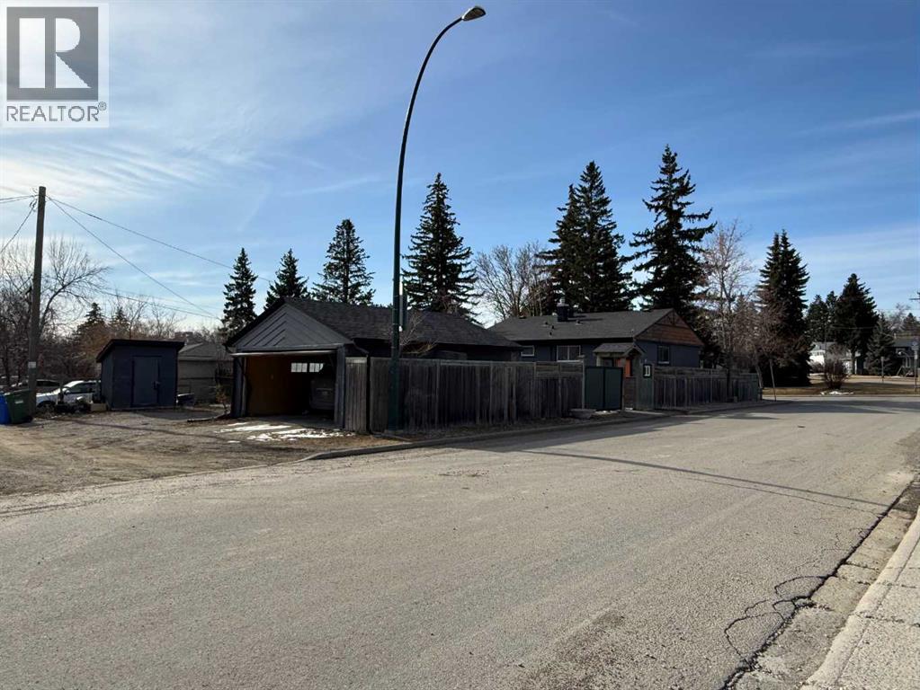 3232 Morley Trail Nw, Calgary, Alberta  T2M 4H2 - Photo 5 - A2295563