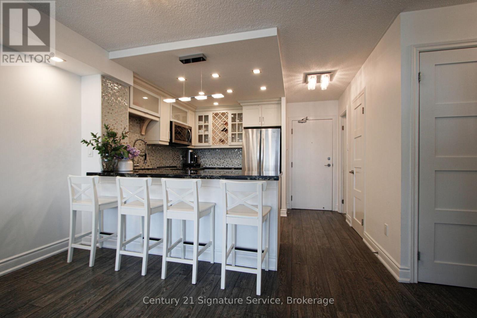 510 - 75 King Street E, Mississauga, Ontario  L5A 4G5 - Photo 12 - W12926258