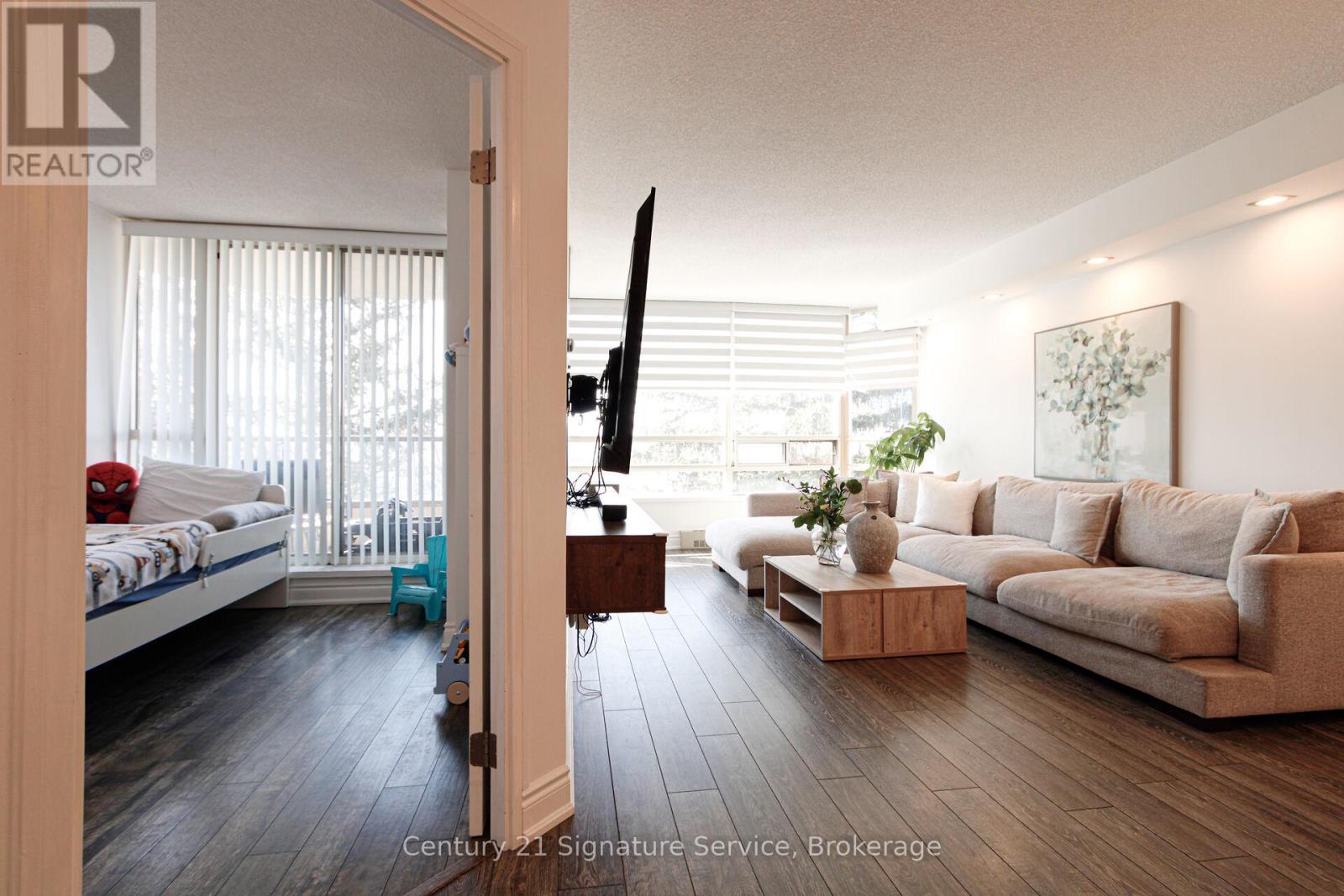 510 - 75 King Street E, Mississauga, Ontario  L5A 4G5 - Photo 21 - W12926258