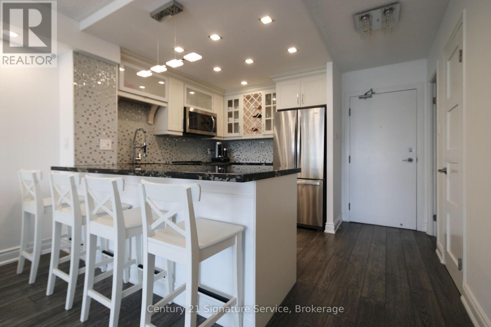 510 - 75 King Street E, Mississauga, Ontario  L5A 4G5 - Photo 13 - W12926258