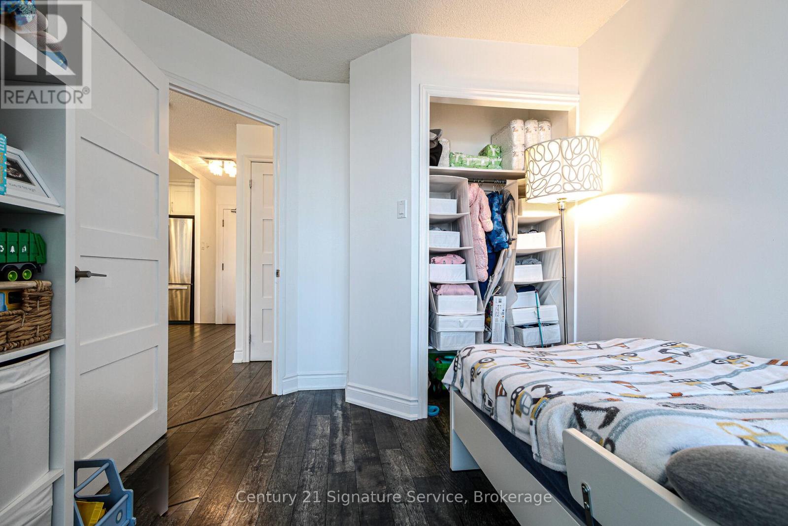 510 - 75 King Street E, Mississauga, Ontario  L5A 4G5 - Photo 22 - W12926258