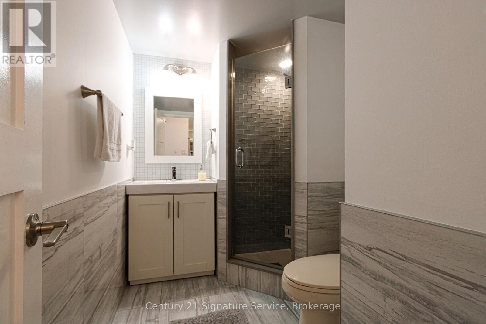 510 - 75 King Street E, Mississauga, Ontario  L5A 4G5 - Photo 15 - W12926258