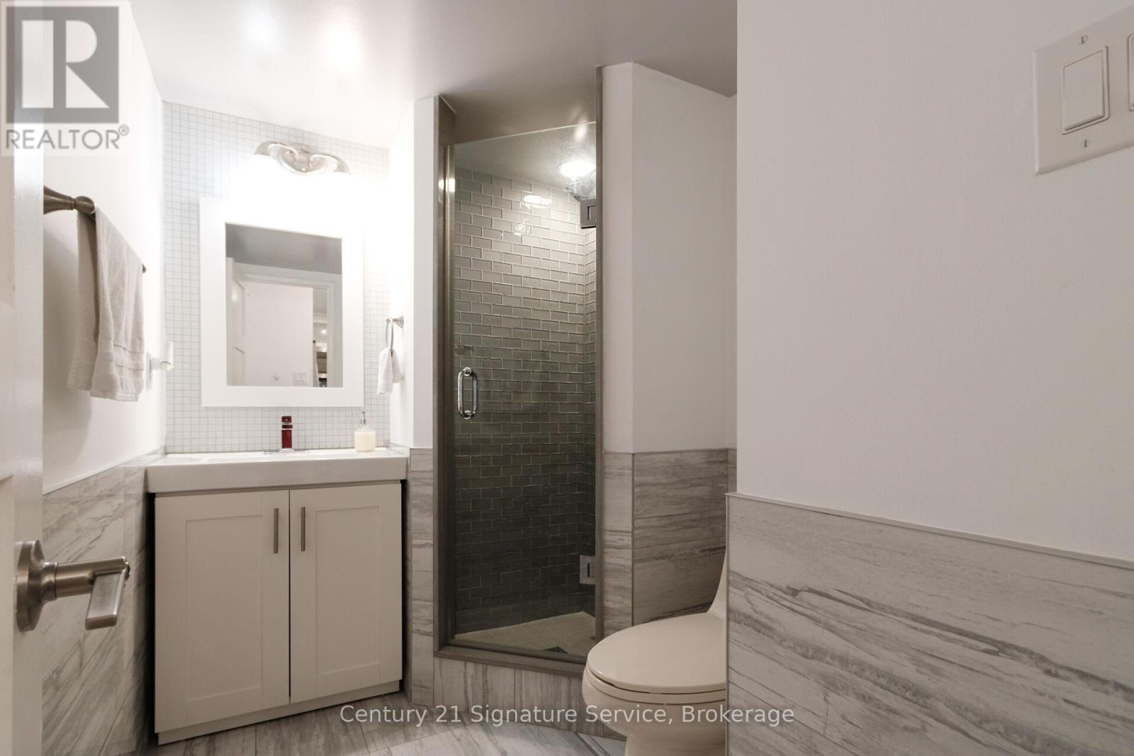 510 - 75 King Street E, Mississauga, Ontario  L5A 4G5 - Photo 16 - W12926258