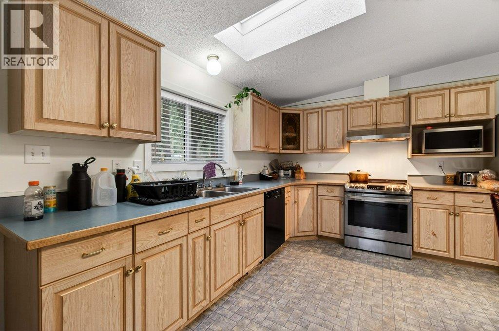 1 Wolfe Street, Sicamous, British Columbia  V0E 2V1 - Photo 48 - 10379041