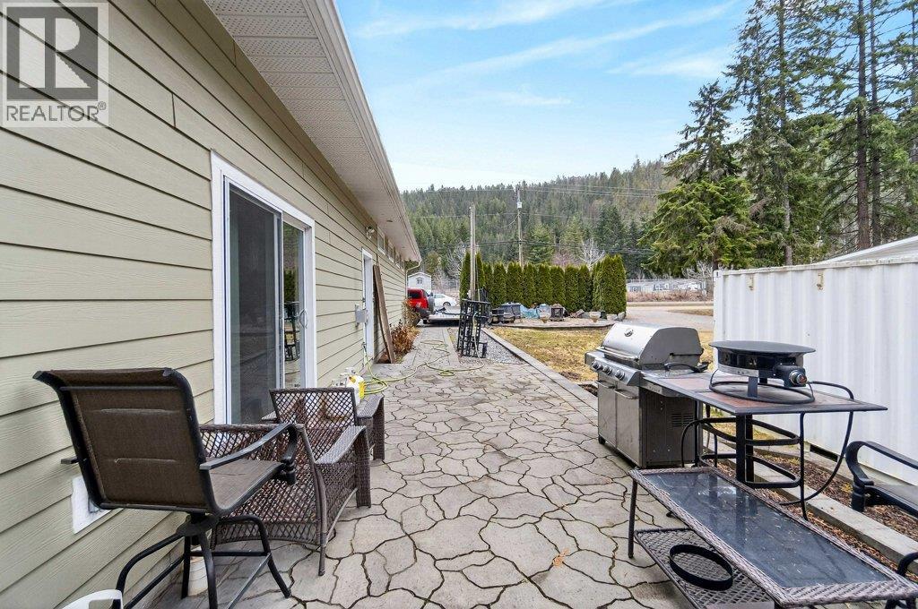 1 Wolfe Street, Sicamous, British Columbia  V0E 2V1 - Photo 8 - 10379041