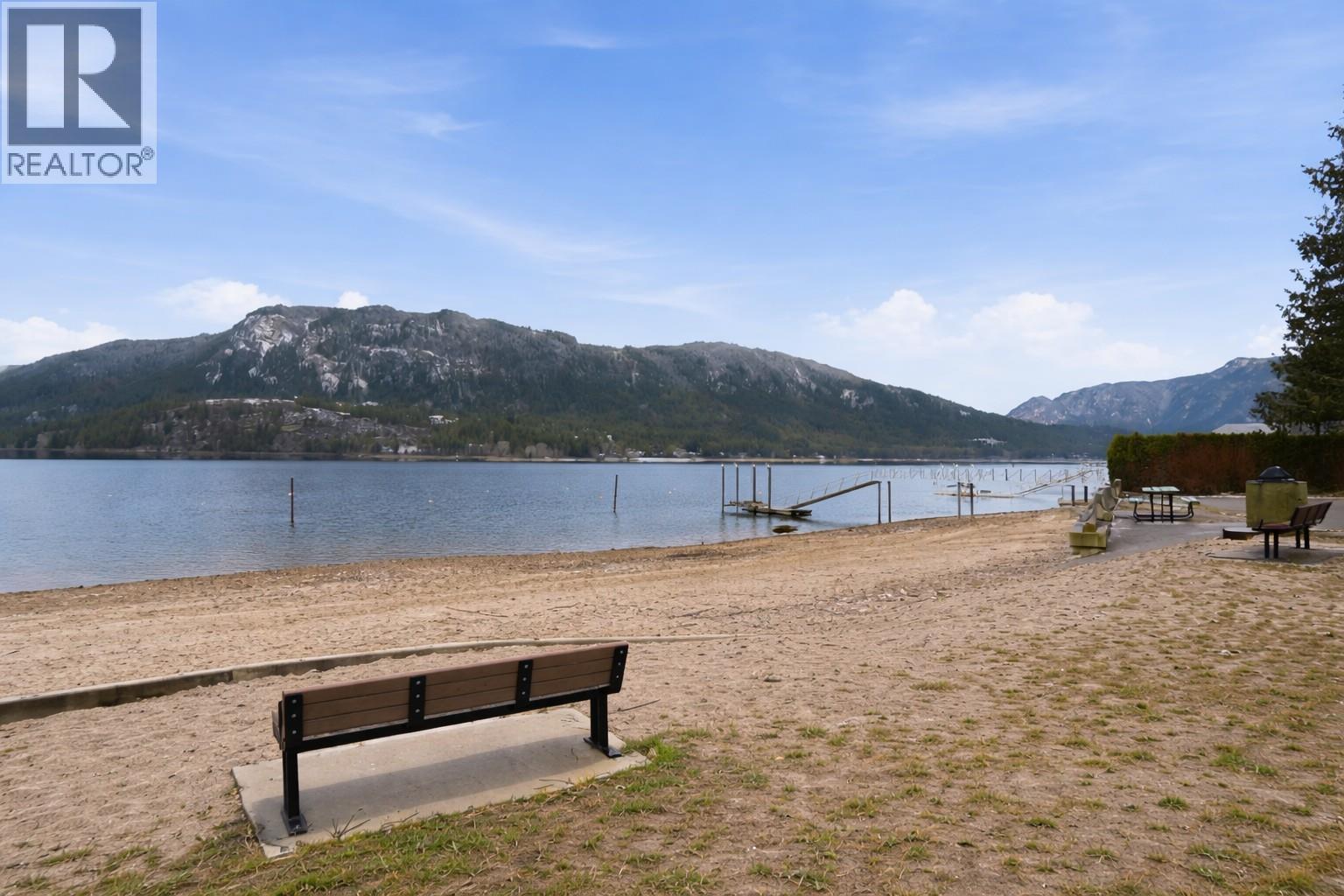 1 Wolfe Street, Sicamous, British Columbia  V0E 2V1 - Photo 4 - 10379041