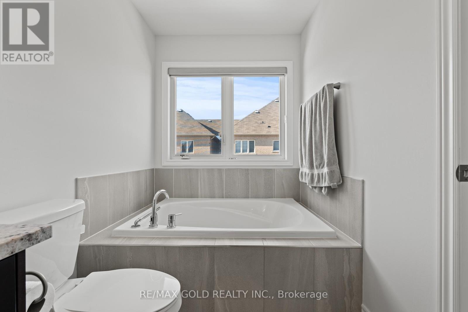 59 Folgate Crescent, Brampton, Ontario  L6R 0B3 - Photo 21 - W12803032