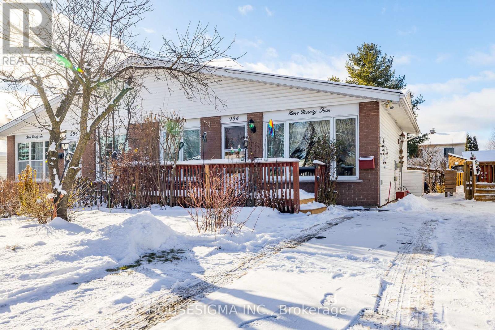 994 Charlton Drive, Ottawa, Ontario  K1J 8B3 - Photo 3 - X12633306