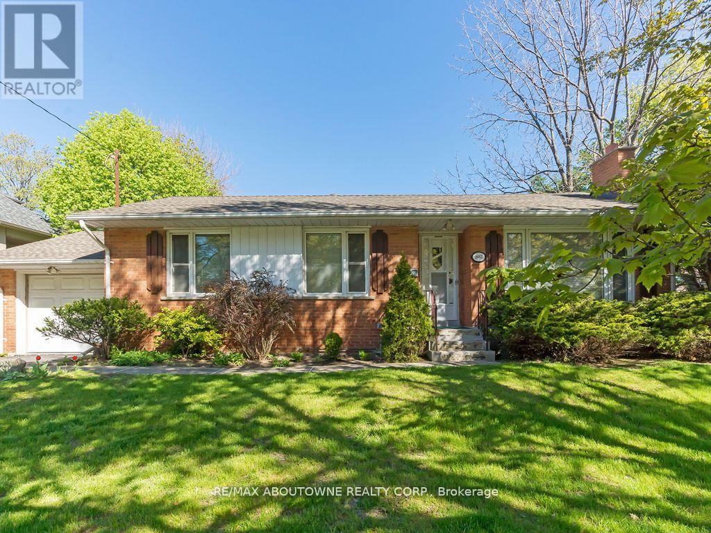 2067 DEVON ROAD, Oakville, Ontario