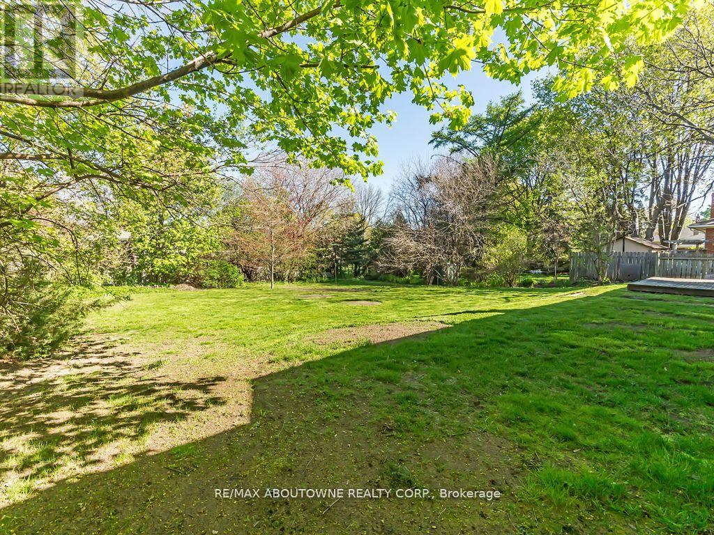 2067 Devon Road, Oakville, Ontario  L6J 2N1 - Photo 21 - W12761754