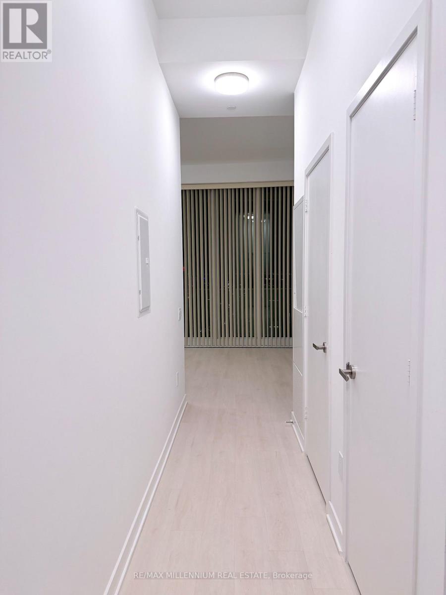 5901 - 3900 Confederation Parkway, Mississauga, Ontario  L5B 0M3 - Photo 10 - W12872320