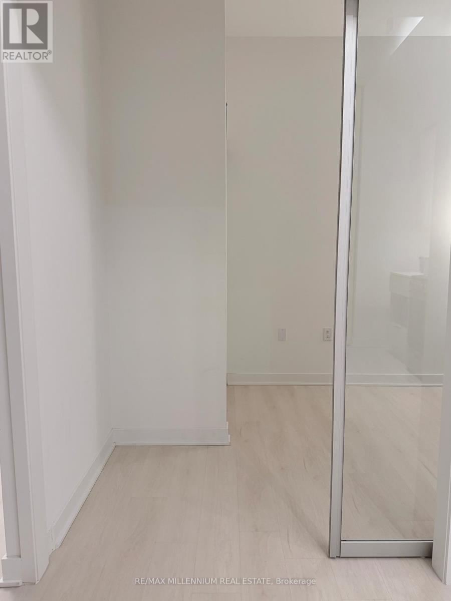 5901 - 3900 Confederation Parkway, Mississauga, Ontario  L5B 0M3 - Photo 8 - W12872320