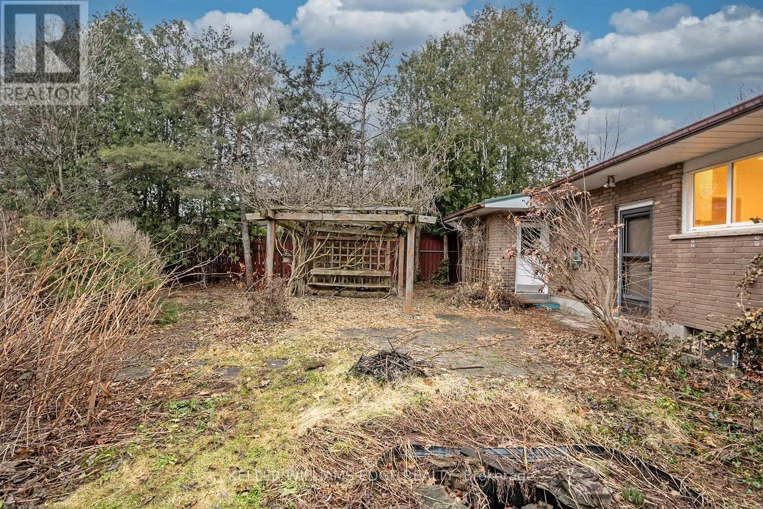 1322 Langdale Crescent, Oakville, Ontario  L6H 2K8 - Photo 22 - W12929216