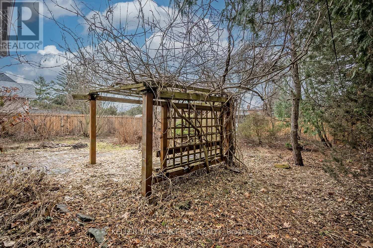 1322 Langdale Crescent, Oakville, Ontario  L6H 2K8 - Photo 28 - W12929216