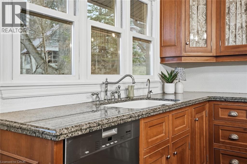 1987 Snake Road, Burlington, Ontario  L7P 4Y1 - Photo 19 - 40815713