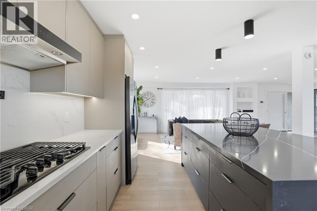 296 Ridge Road W, Grimsby, Ontario  L3M 4E7 - Photo 12 - 40815688