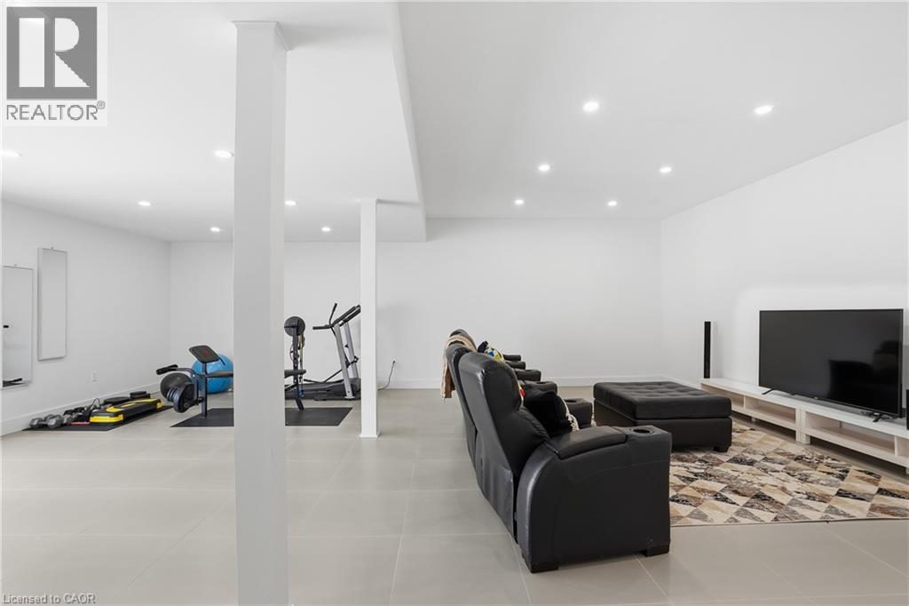 296 Ridge Road W, Grimsby, Ontario  L3M 4E7 - Photo 38 - 40815688