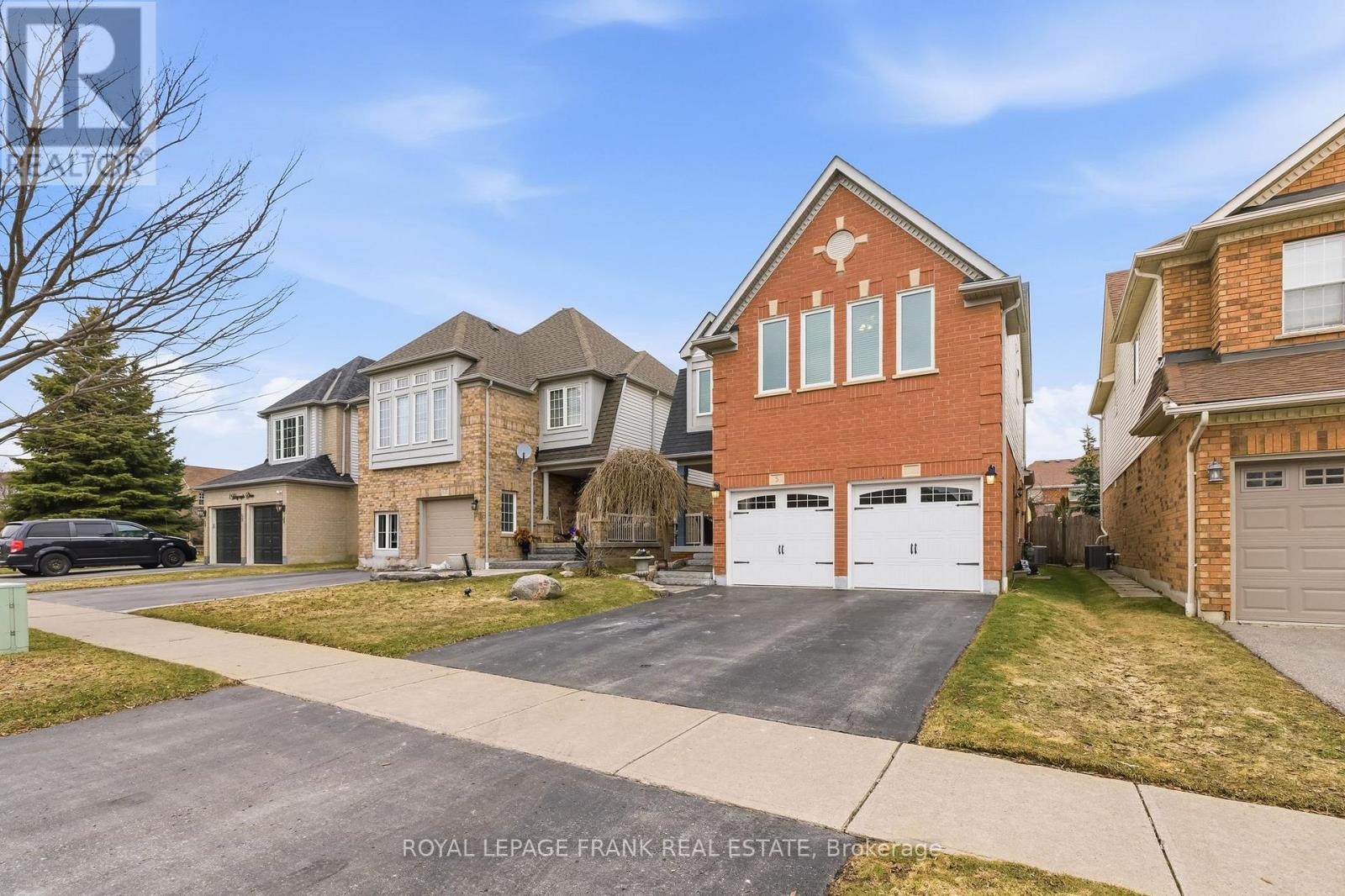 5 Telegraph Drive, Whitby, Ontario  L1P 1S2 - Photo 3 - E12929554