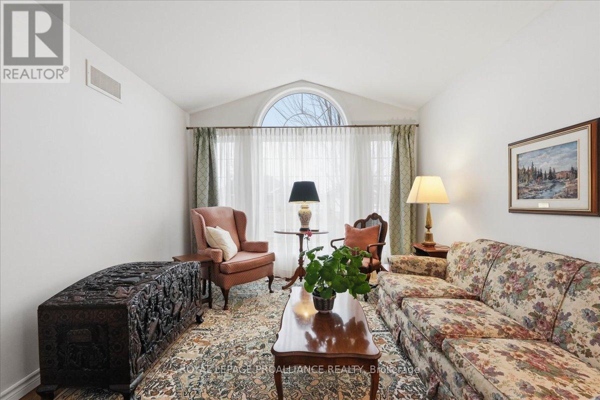 12 Chelsea Crescent, Belleville, Ontario  K8N 4Z5 - Photo 5 - X12929550