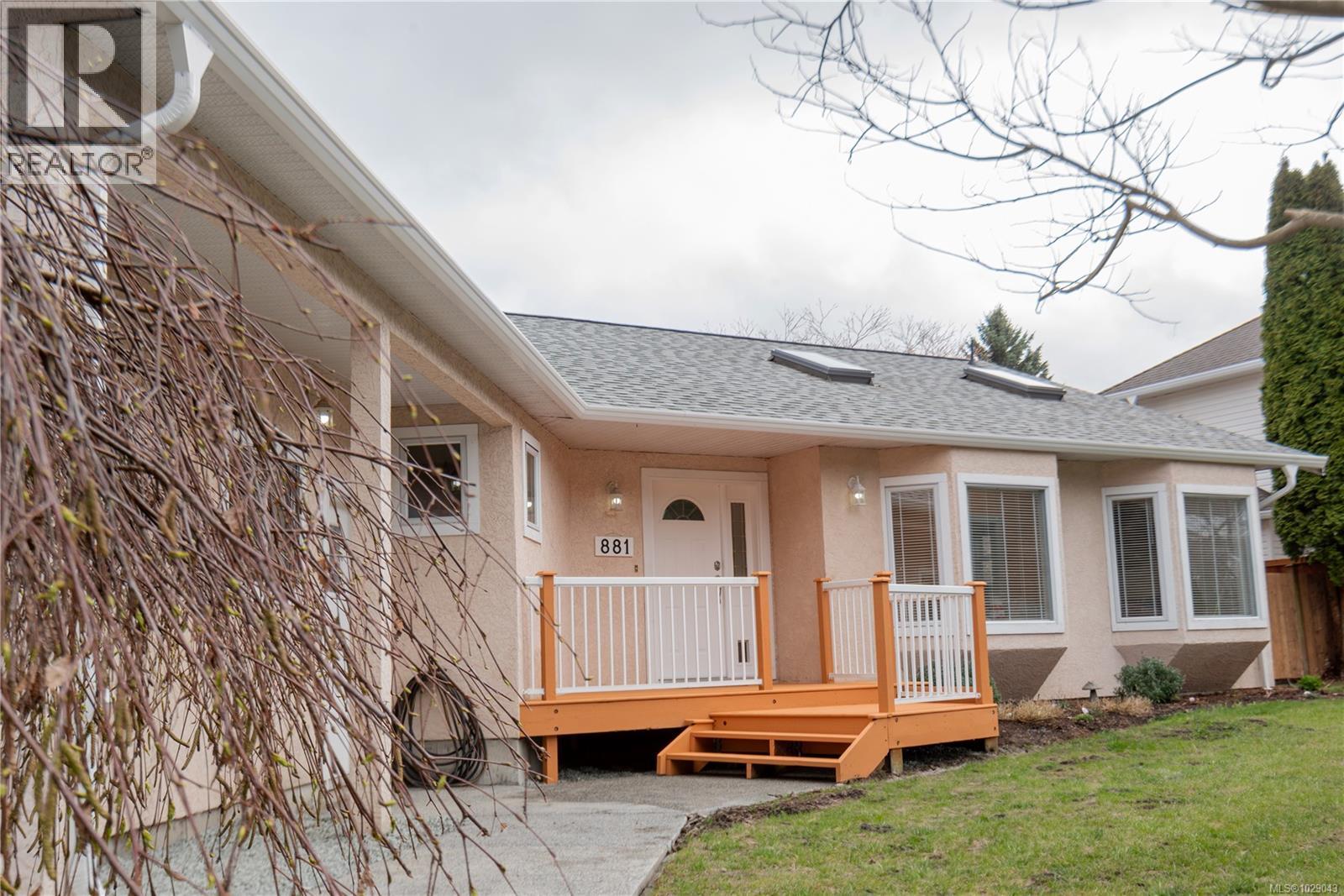 881 Therres Cres, Ladysmith, British Columbia  V9G 1N5 - Photo 3 - 1029043