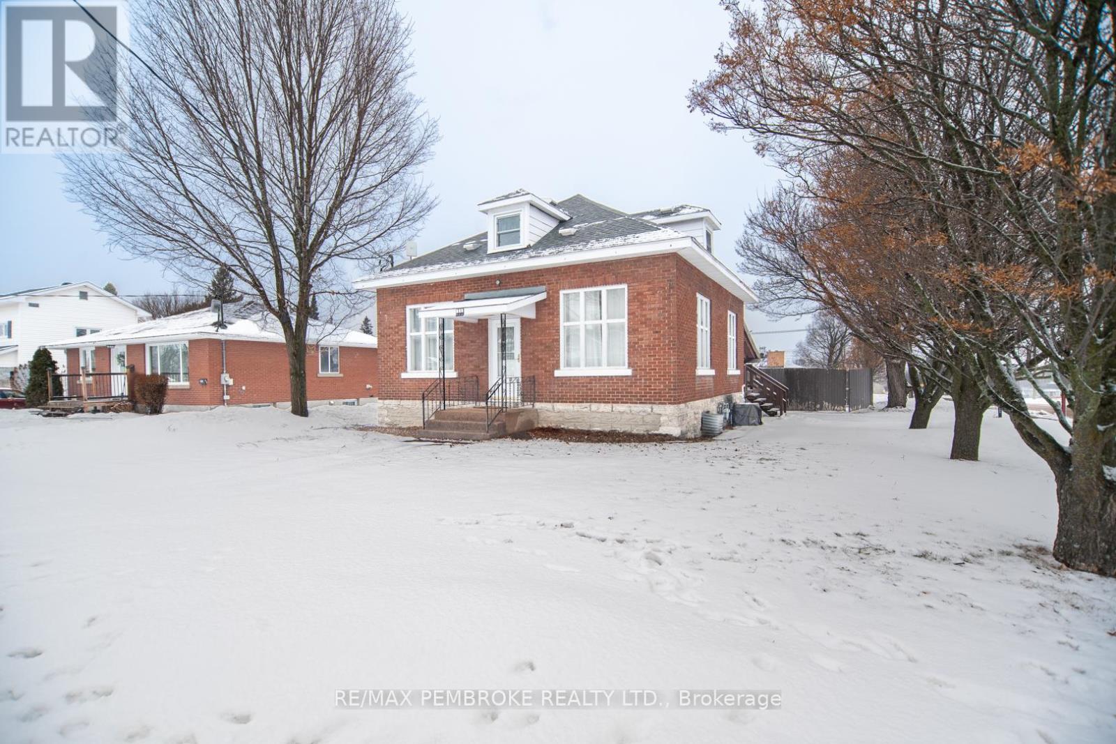 359 METCALFE STREET, Pembroke, Ontario