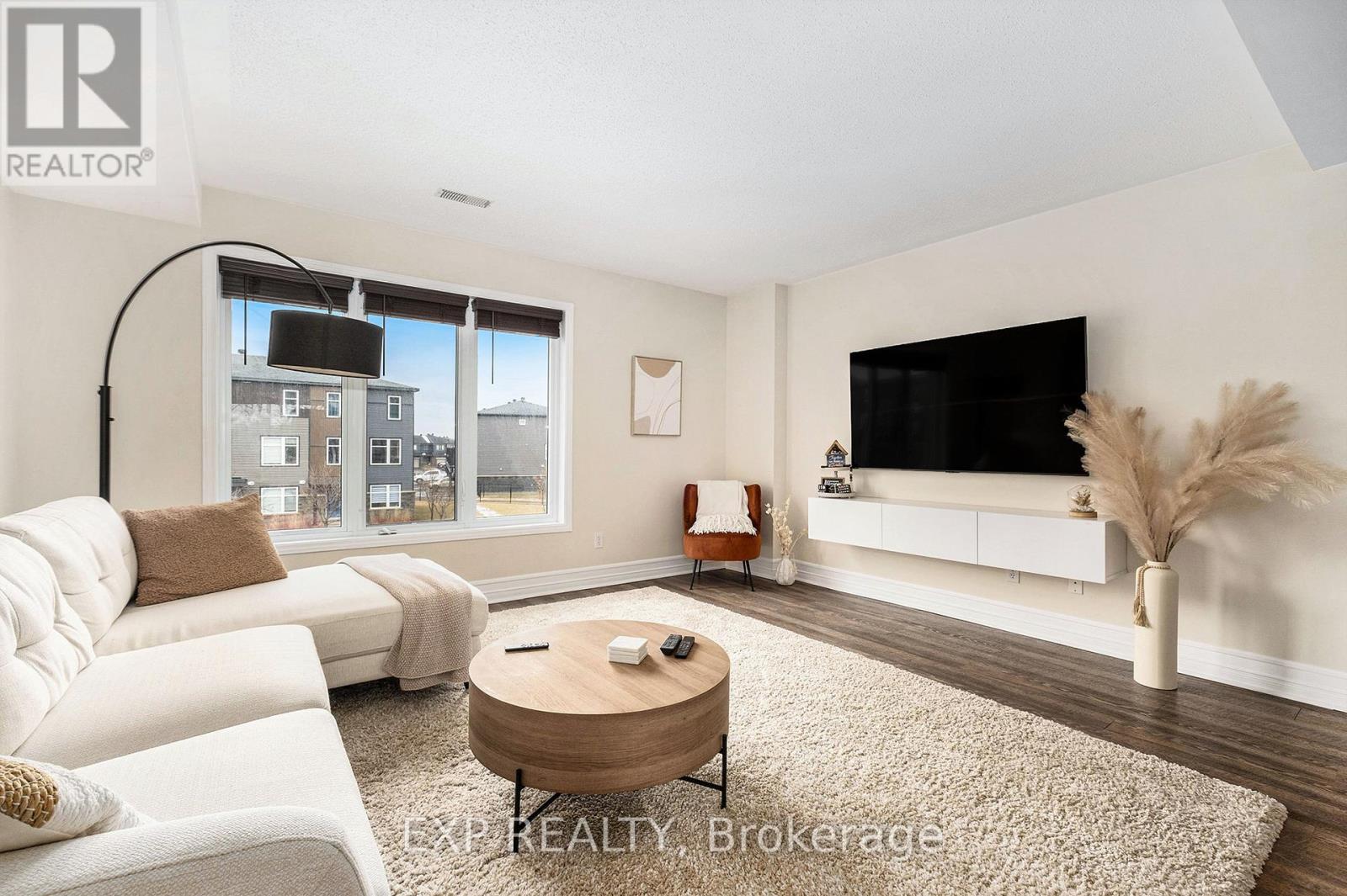 76 Lakepointe Drive, Ottawa, Ontario  K4A 5E5 - Photo 2 - X12929512