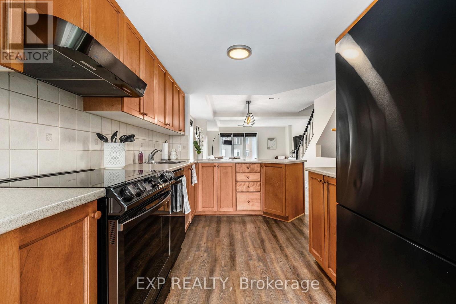 76 Lakepointe Drive, Ottawa, Ontario  K4A 5E5 - Photo 8 - X12929512