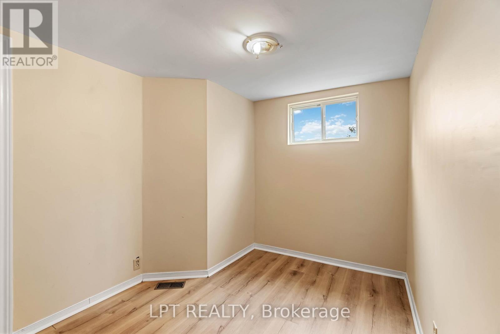 222 Bartholomew Street, Brockville, Ontario  K6V 2S6 - Photo 10 - X12929520