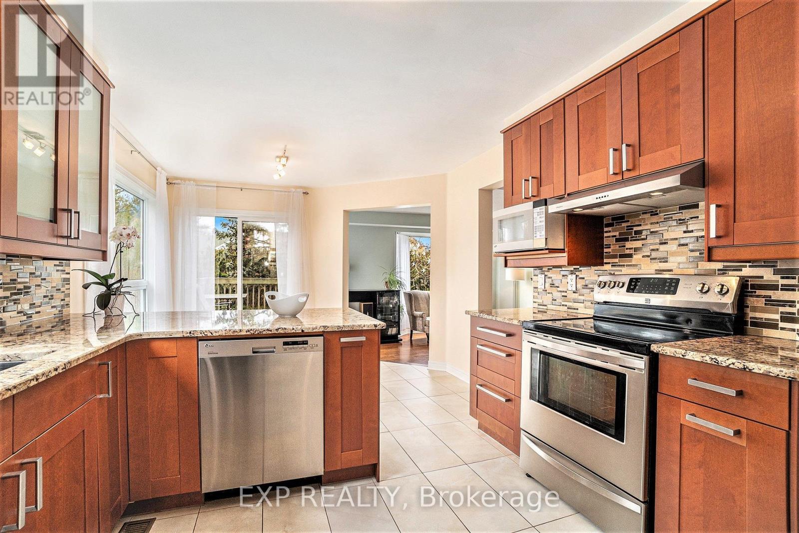 29 Woodford Way, Ottawa, Ontario  K2J 4B9 - Photo 16 - X12929540