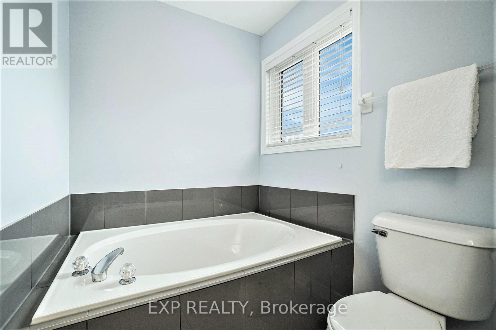 29 Woodford Way, Ottawa, Ontario  K2J 4B9 - Photo 26 - X12929540